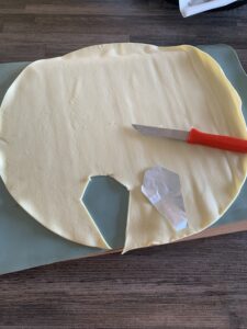 Créer la forme des cercueils avec la pate feuilleté